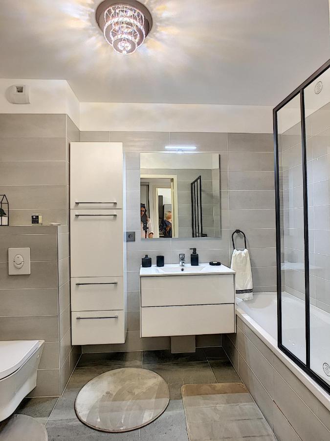 Palm Beach Apartment With A Pool In The Residence كان المظهر الخارجي الصورة